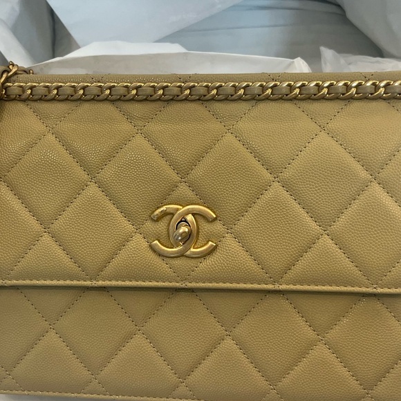 23A Dark beige Chanel flap bag - Picture 2 of 15